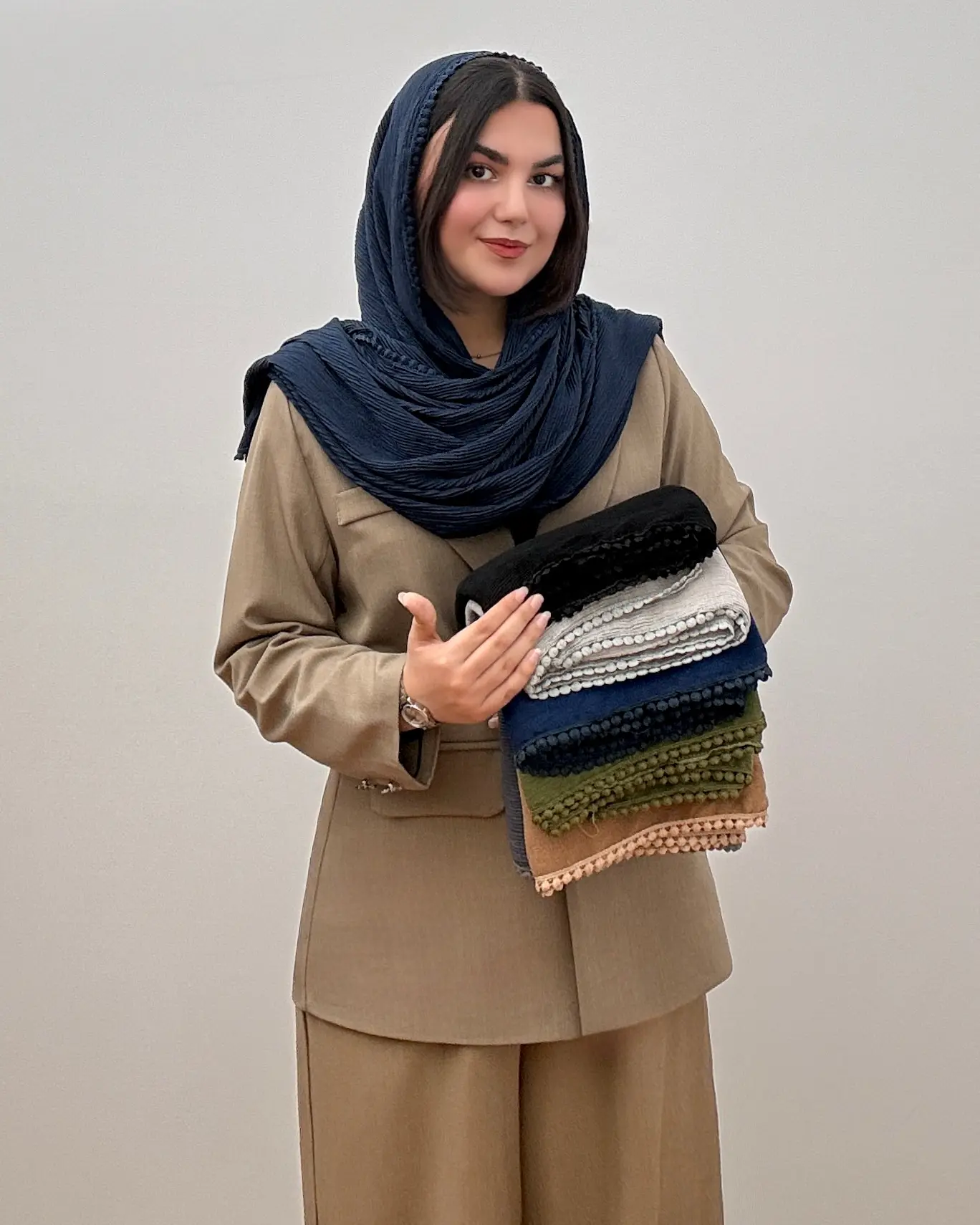 شال دخترانه و زنانه نخی مدل دور عدسی